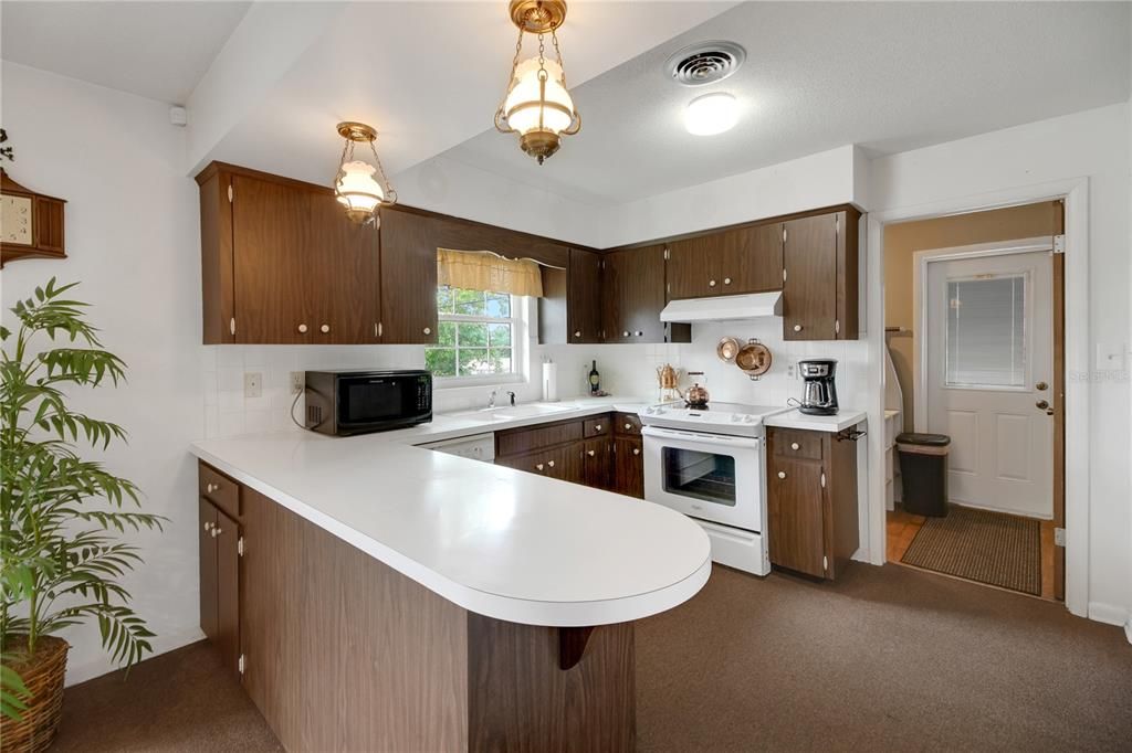 Activo con contrato: $272,900 (3 camas, 2 baños, 1600 Pies cuadrados)