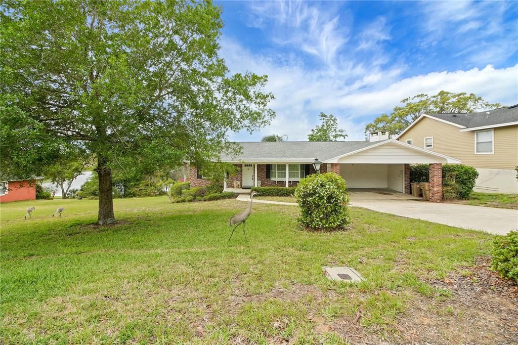 Activo con contrato: $272,900 (3 camas, 2 baños, 1600 Pies cuadrados)