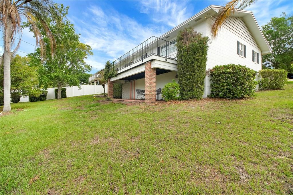 Activo con contrato: $272,900 (3 camas, 2 baños, 1600 Pies cuadrados)