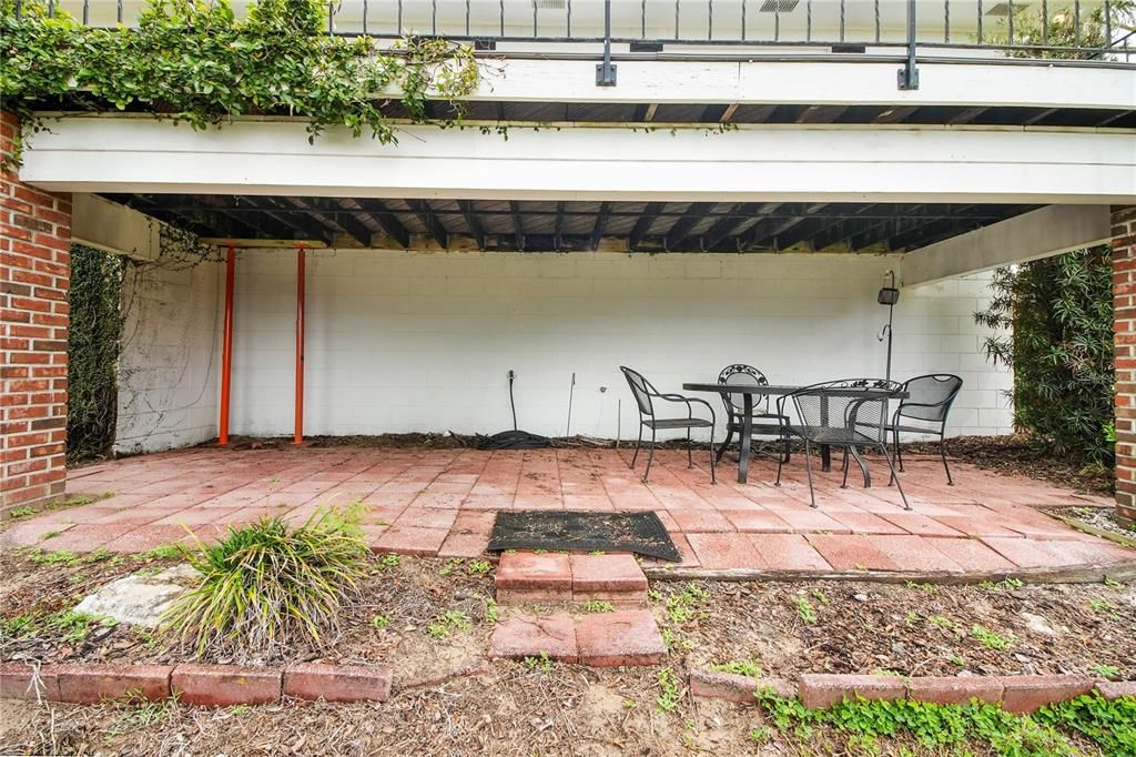 Activo con contrato: $272,900 (3 camas, 2 baños, 1600 Pies cuadrados)