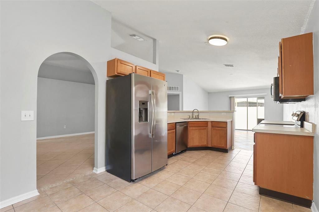 Activo con contrato: $359,000 (3 camas, 2 baños, 1612 Pies cuadrados)