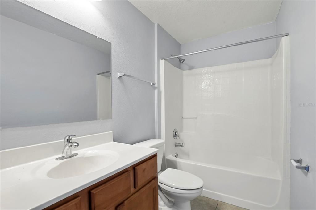Activo con contrato: $359,000 (3 camas, 2 baños, 1612 Pies cuadrados)
