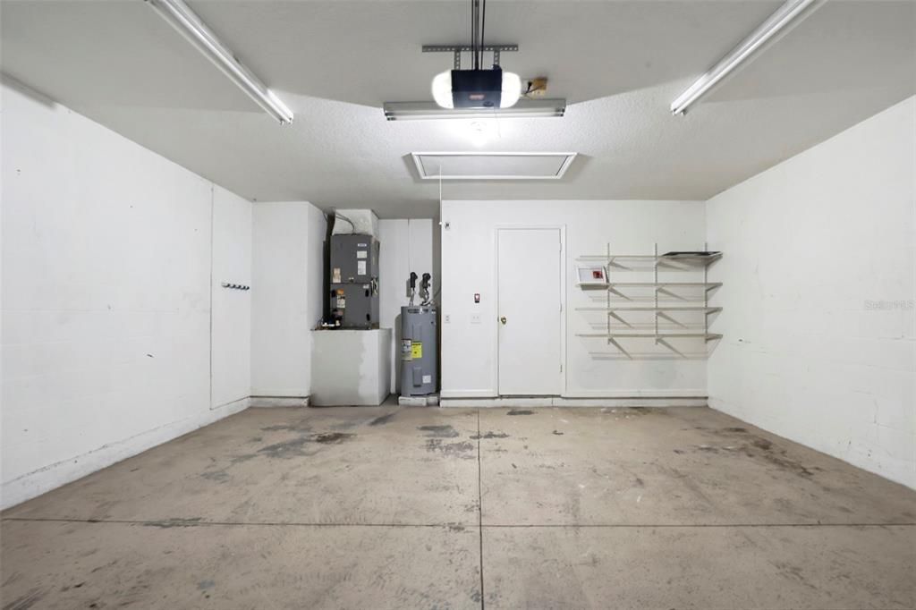 Activo con contrato: $359,000 (3 camas, 2 baños, 1612 Pies cuadrados)