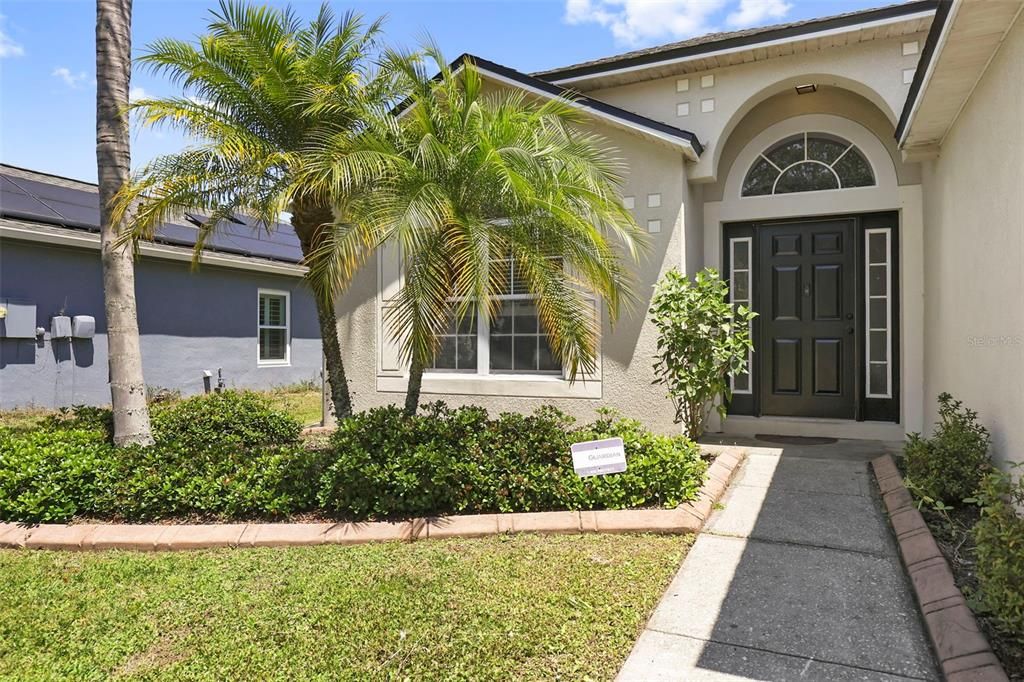 Activo con contrato: $359,000 (3 camas, 2 baños, 1612 Pies cuadrados)
