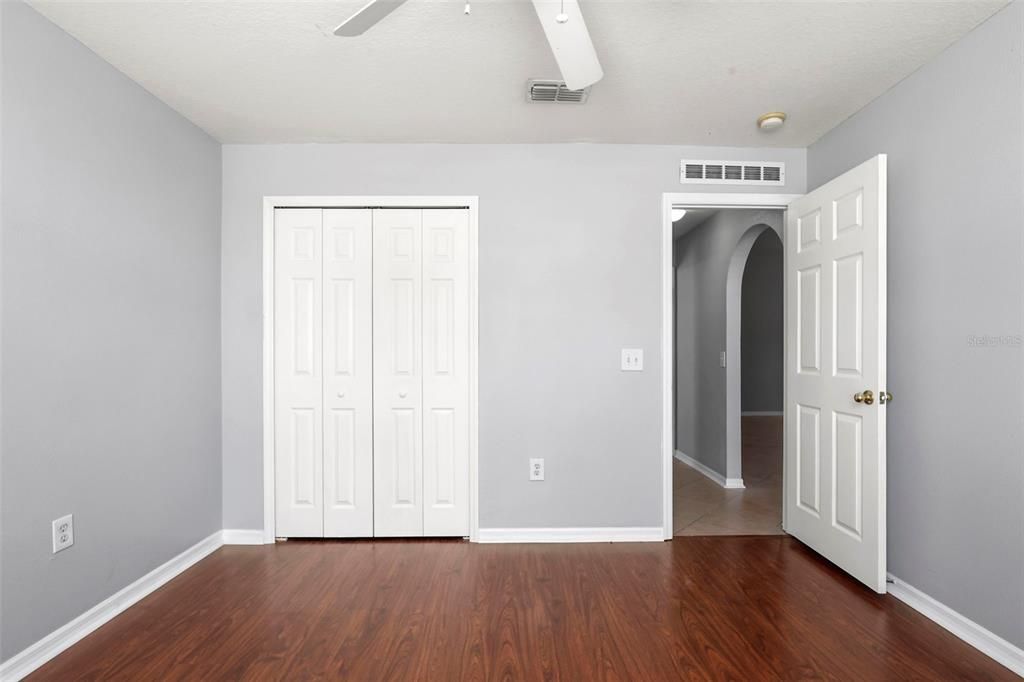 Activo con contrato: $359,000 (3 camas, 2 baños, 1612 Pies cuadrados)