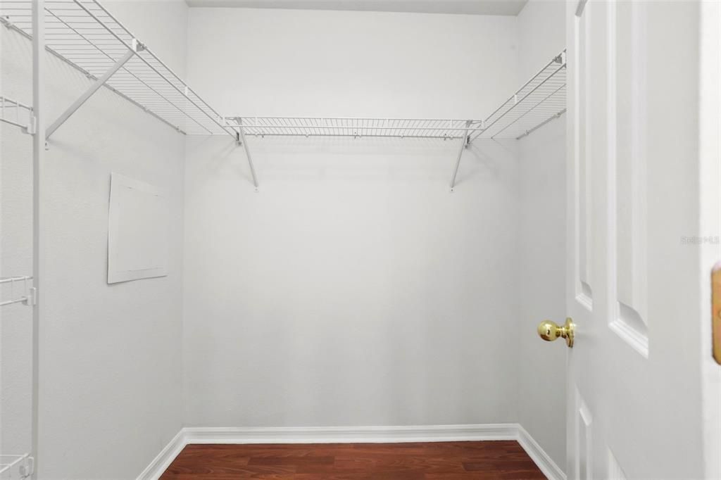 Activo con contrato: $359,000 (3 camas, 2 baños, 1612 Pies cuadrados)