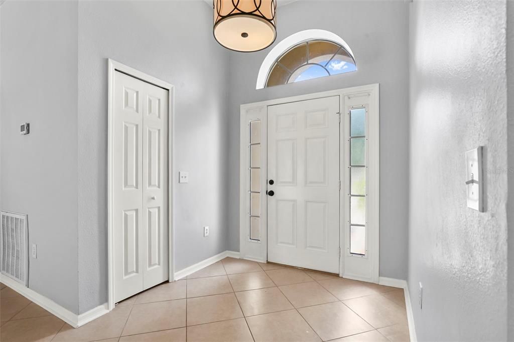 Activo con contrato: $359,000 (3 camas, 2 baños, 1612 Pies cuadrados)