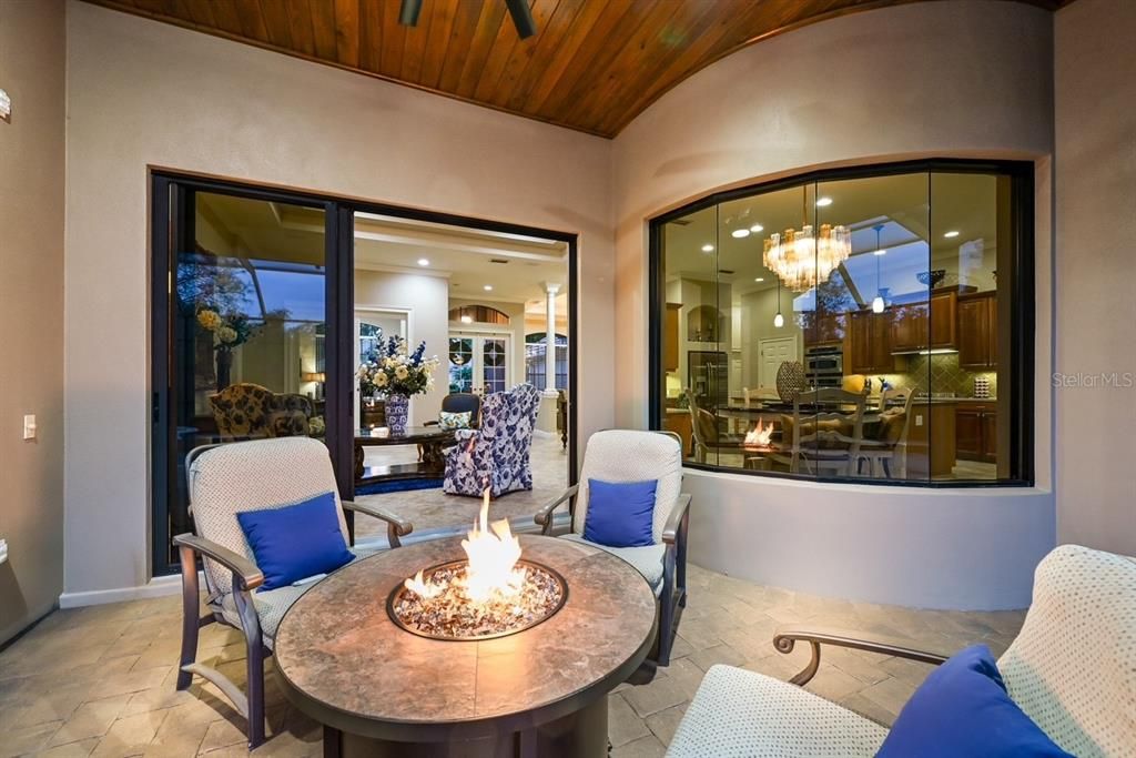 Activo con contrato: $875,000 (4 camas, 3 baños, 3026 Pies cuadrados)