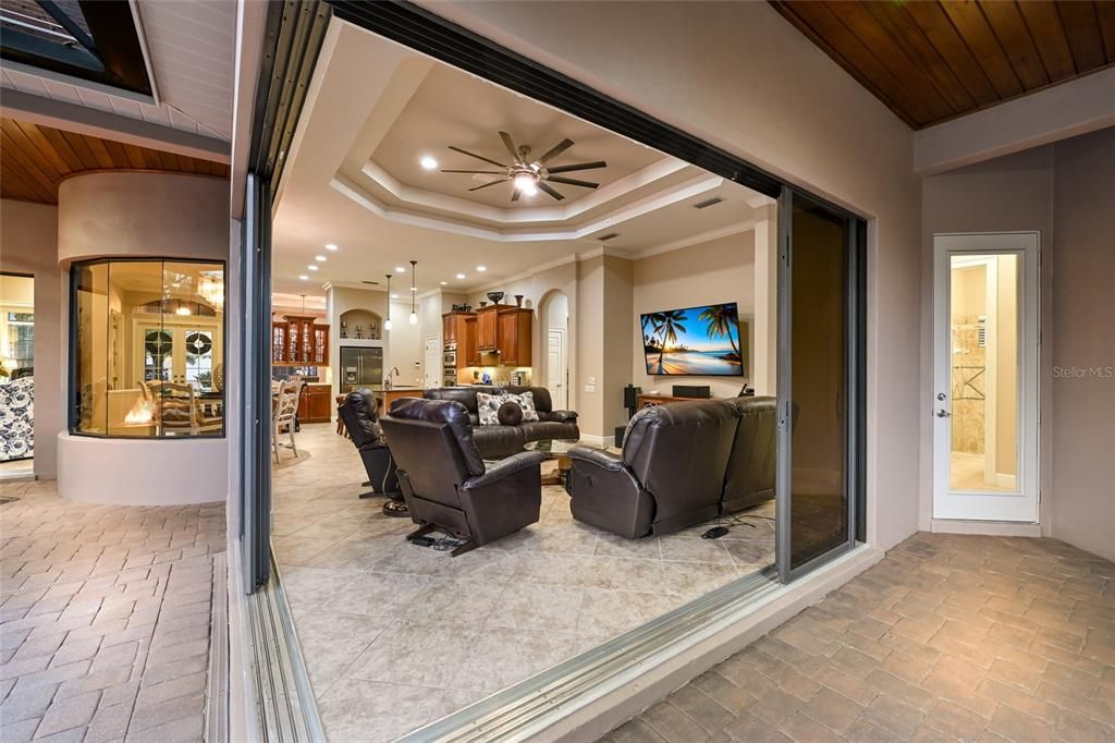 Activo con contrato: $875,000 (4 camas, 3 baños, 3026 Pies cuadrados)