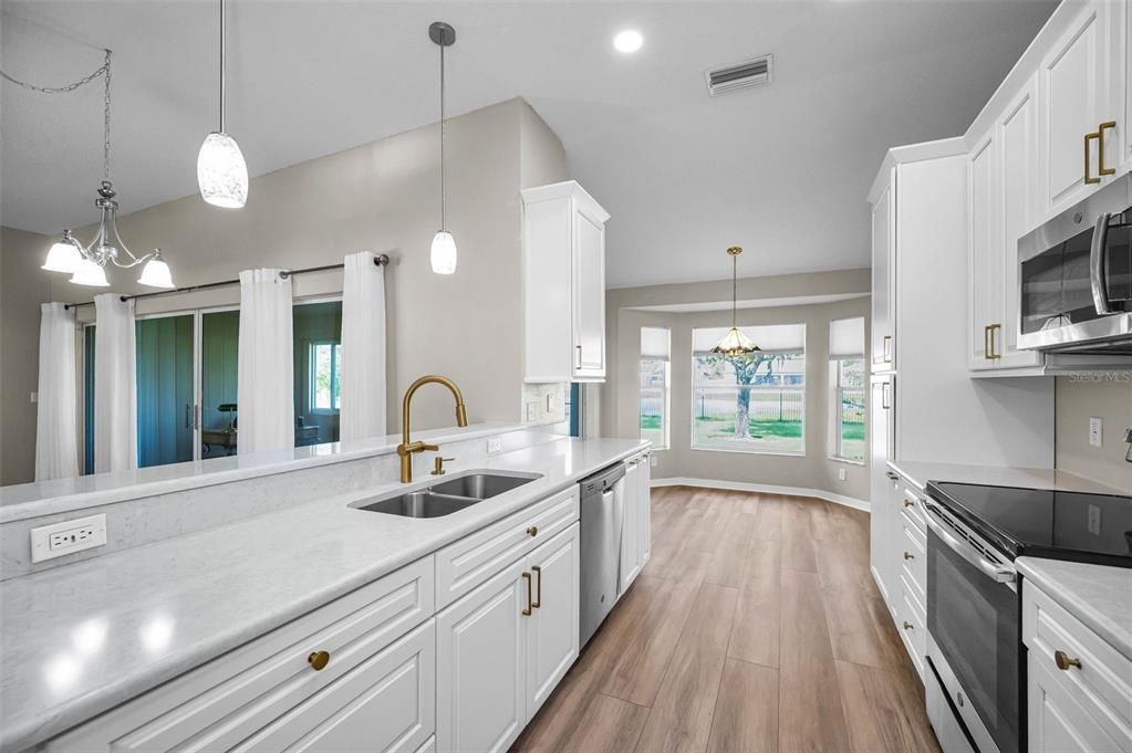For Sale: $360,000 (2 beds, 2 baths, 1900 Square Feet)