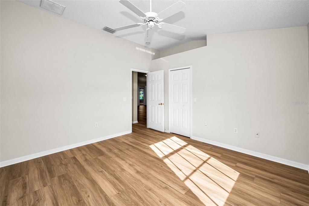 For Sale: $360,000 (2 beds, 2 baths, 1900 Square Feet)