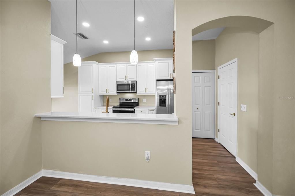 For Sale: $360,000 (2 beds, 2 baths, 1900 Square Feet)