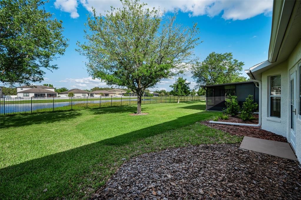 For Sale: $360,000 (2 beds, 2 baths, 1900 Square Feet)