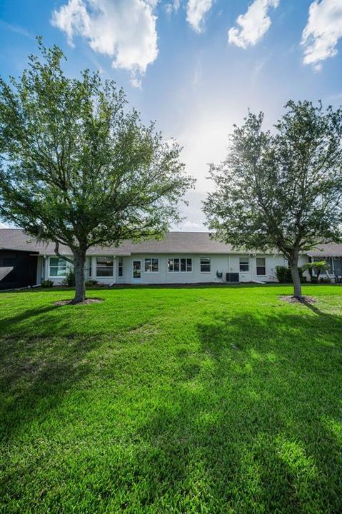 For Sale: $360,000 (2 beds, 2 baths, 1900 Square Feet)