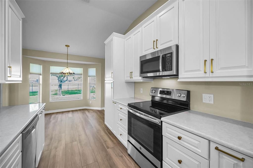 For Sale: $360,000 (2 beds, 2 baths, 1900 Square Feet)