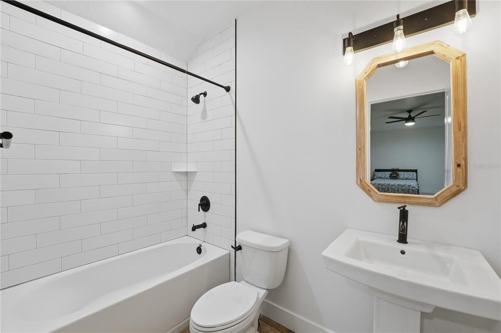 En Venta: $779,000 (5 camas, 3 baños, 2621 Pies cuadrados)