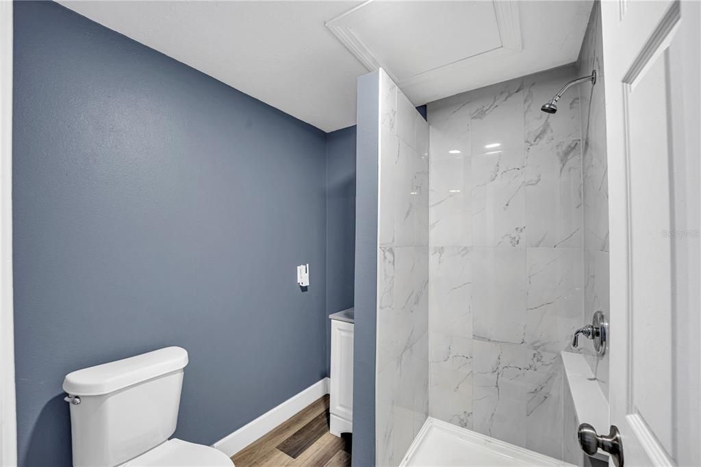 Activo con contrato: $294,900 (4 camas, 2 baños, 1715 Pies cuadrados)
