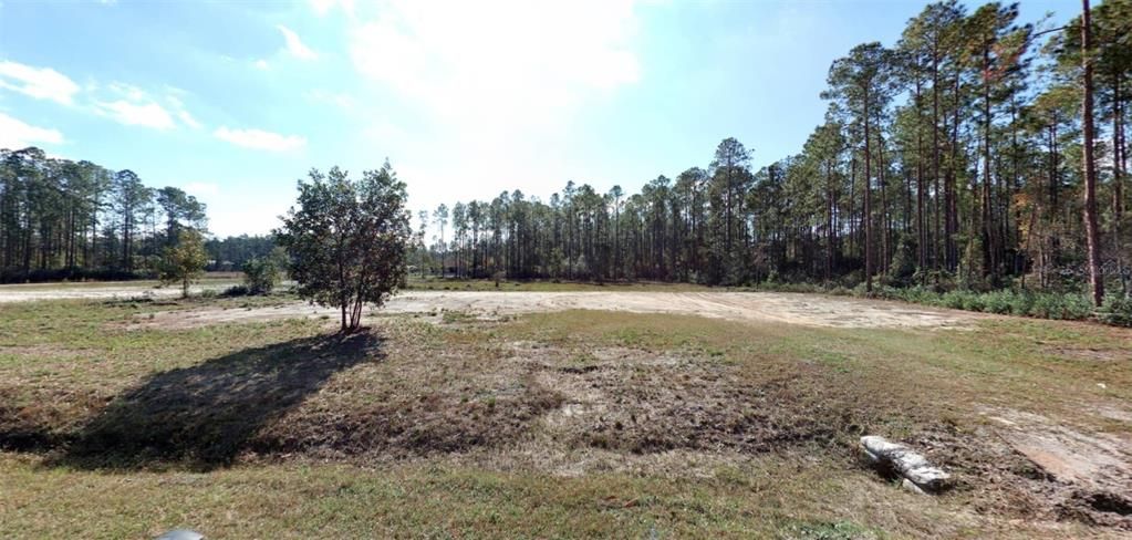 待售: $159,900 (1.14 acres)
