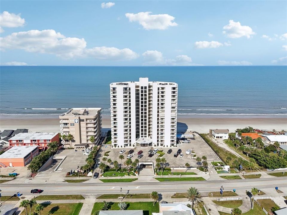 Activo con contrato: $475,000 (2 camas, 2 baños, 1372 Pies cuadrados)