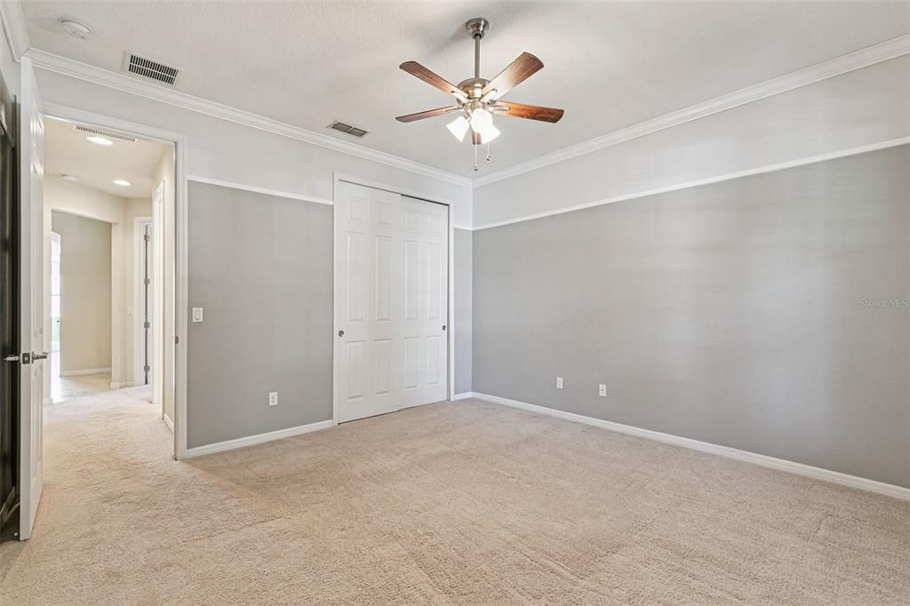 Activo con contrato: $550,000 (3 camas, 2 baños, 1910 Pies cuadrados)