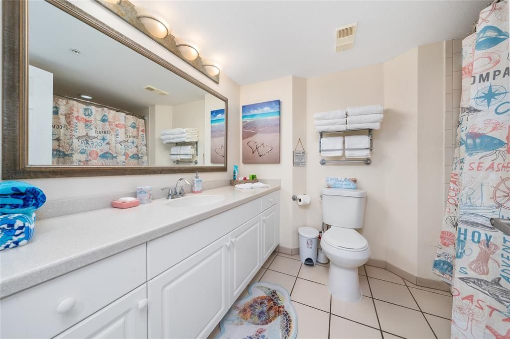 For Sale: $110,000 (1 beds, 1 baths, 682 Square Feet)