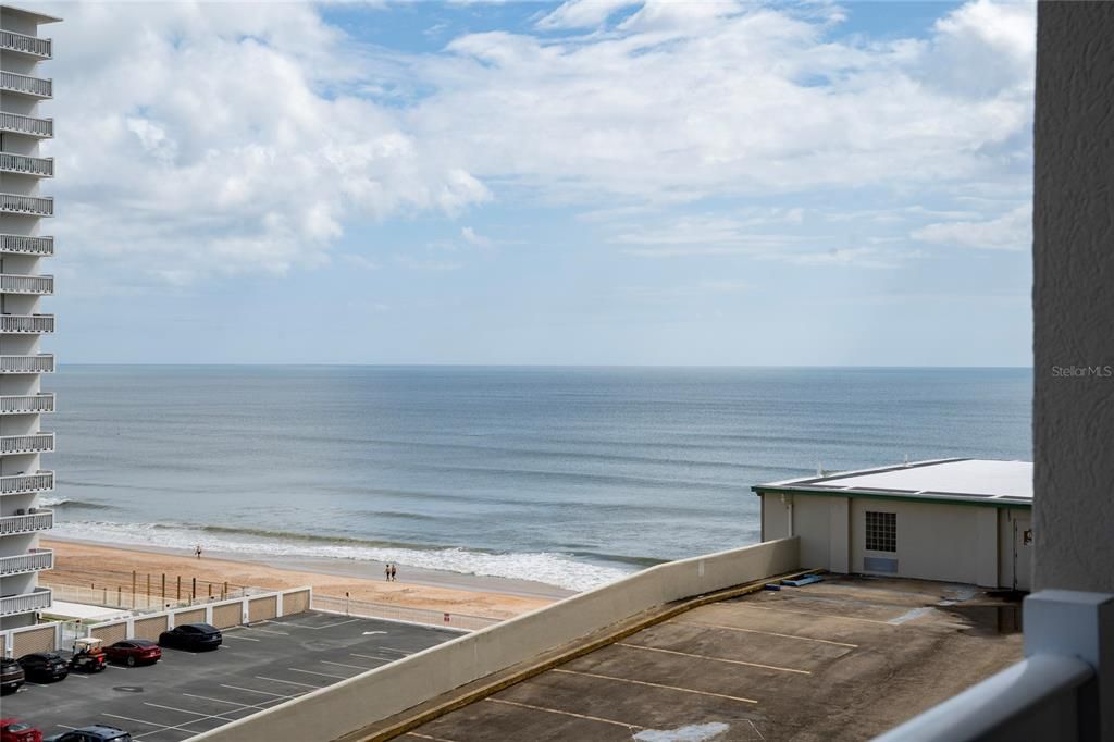 For Sale: $110,000 (1 beds, 1 baths, 682 Square Feet)