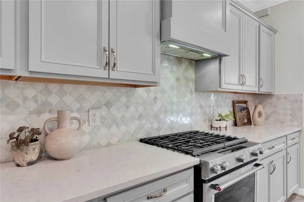 Activo con contrato: $789,900 (4 camas, 3 baños, 3320 Pies cuadrados)