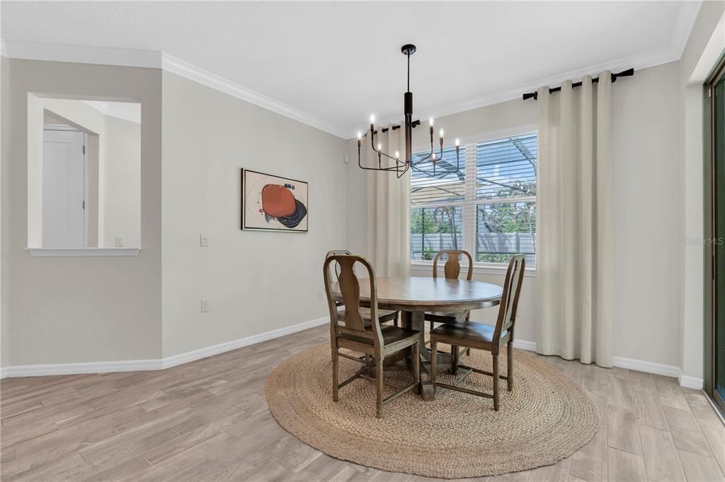Activo con contrato: $789,900 (4 camas, 3 baños, 3320 Pies cuadrados)
