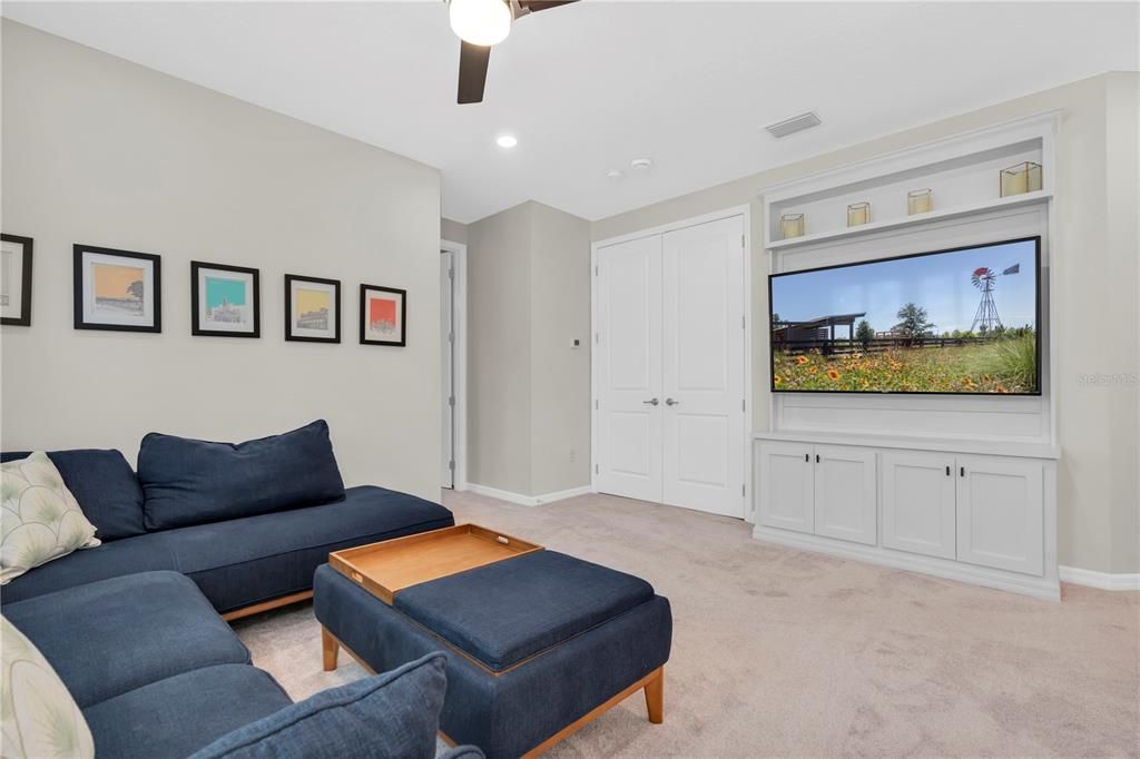 Activo con contrato: $789,900 (4 camas, 3 baños, 3320 Pies cuadrados)