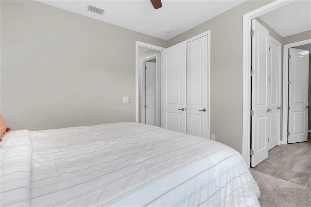 Activo con contrato: $789,900 (4 camas, 3 baños, 3320 Pies cuadrados)