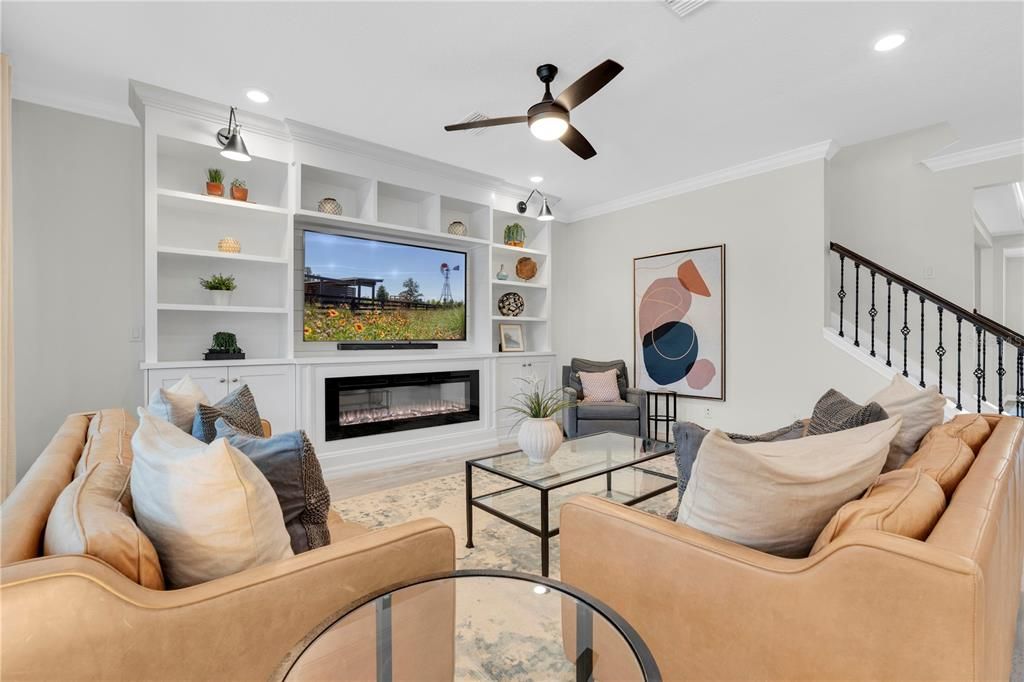 Activo con contrato: $789,900 (4 camas, 3 baños, 3320 Pies cuadrados)