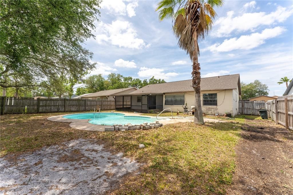 Activo con contrato: $275,000 (2 camas, 1 baños, 980 Pies cuadrados)