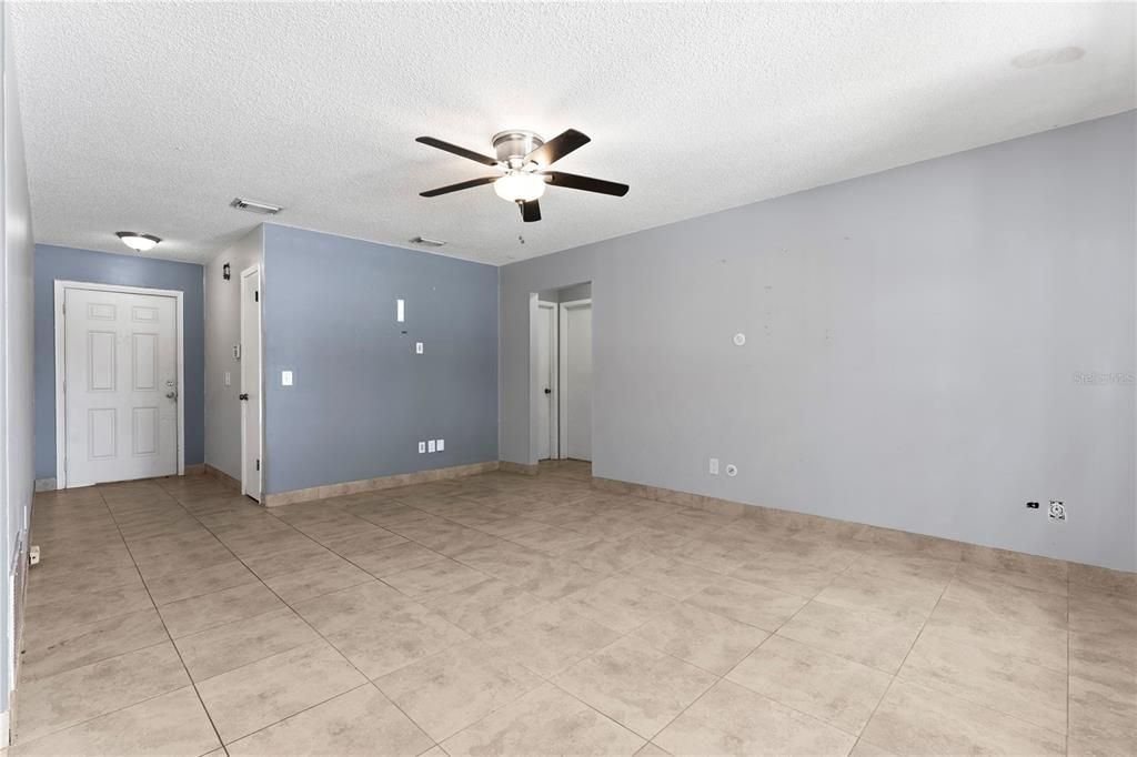 Activo con contrato: $275,000 (2 camas, 1 baños, 980 Pies cuadrados)