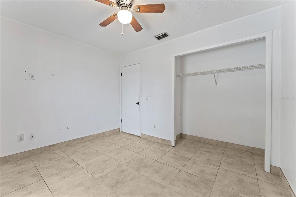 Activo con contrato: $275,000 (2 camas, 1 baños, 980 Pies cuadrados)