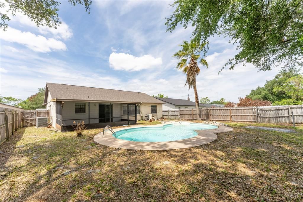 Activo con contrato: $275,000 (2 camas, 1 baños, 980 Pies cuadrados)