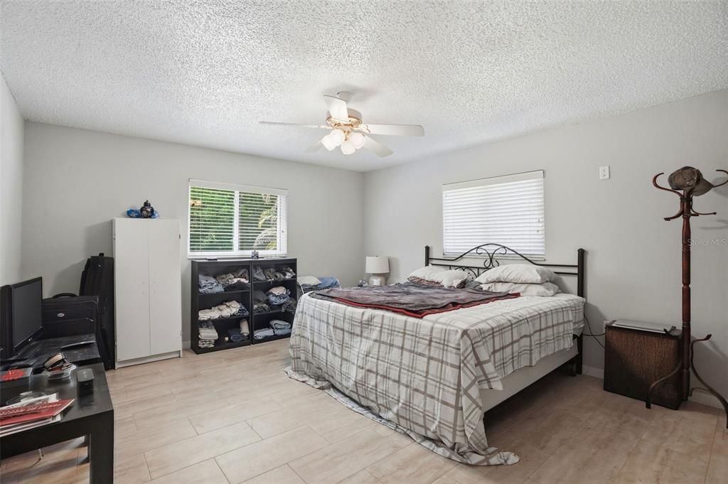 Activo con contrato: $434,000 (2 camas, 2 baños, 1574 Pies cuadrados)