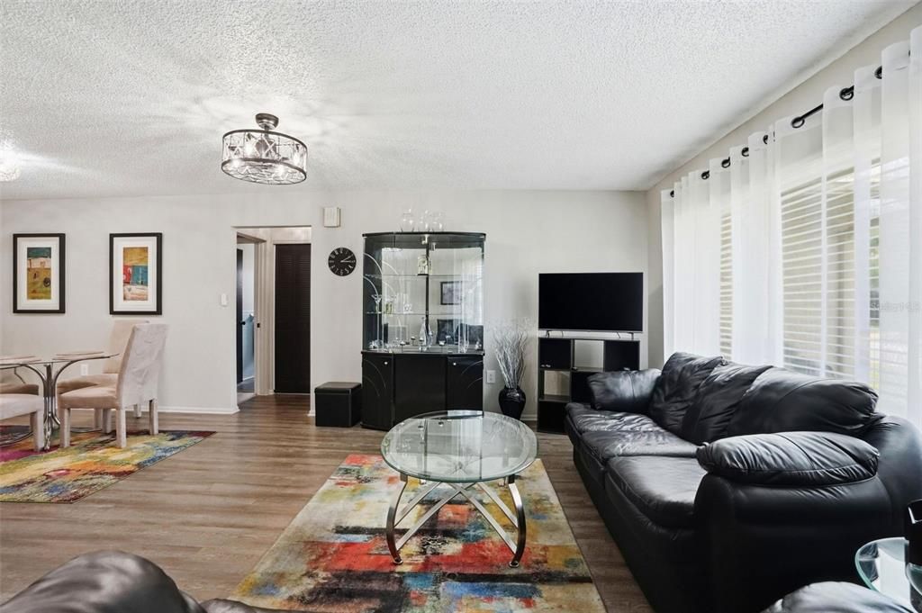 Activo con contrato: $434,000 (2 camas, 2 baños, 1574 Pies cuadrados)