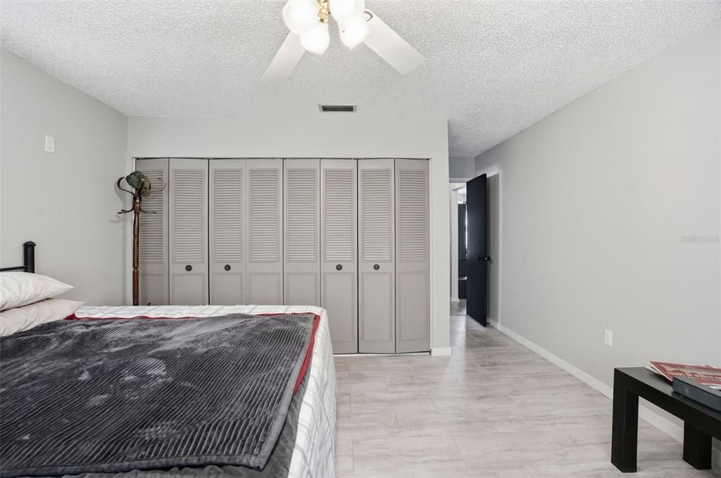 Activo con contrato: $434,000 (2 camas, 2 baños, 1574 Pies cuadrados)