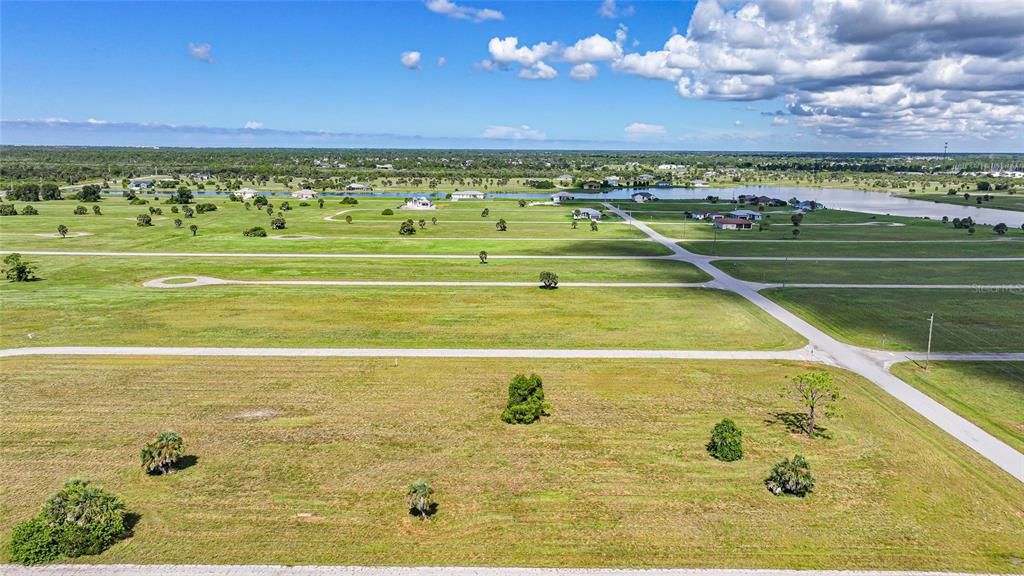 На продажу: $15,900 (0.18 acres)
