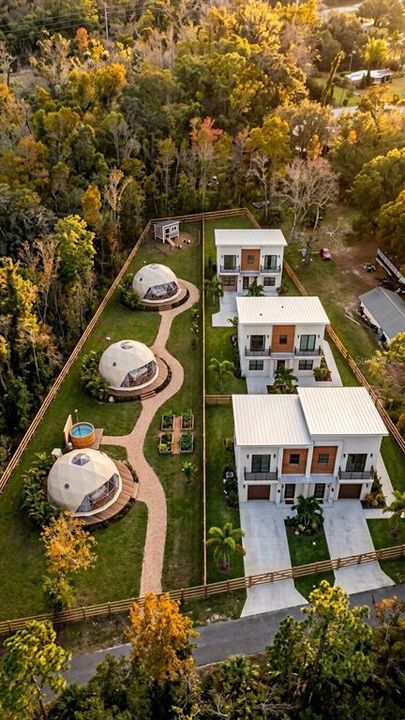 На продажу: $285,000 (1.40 acres)