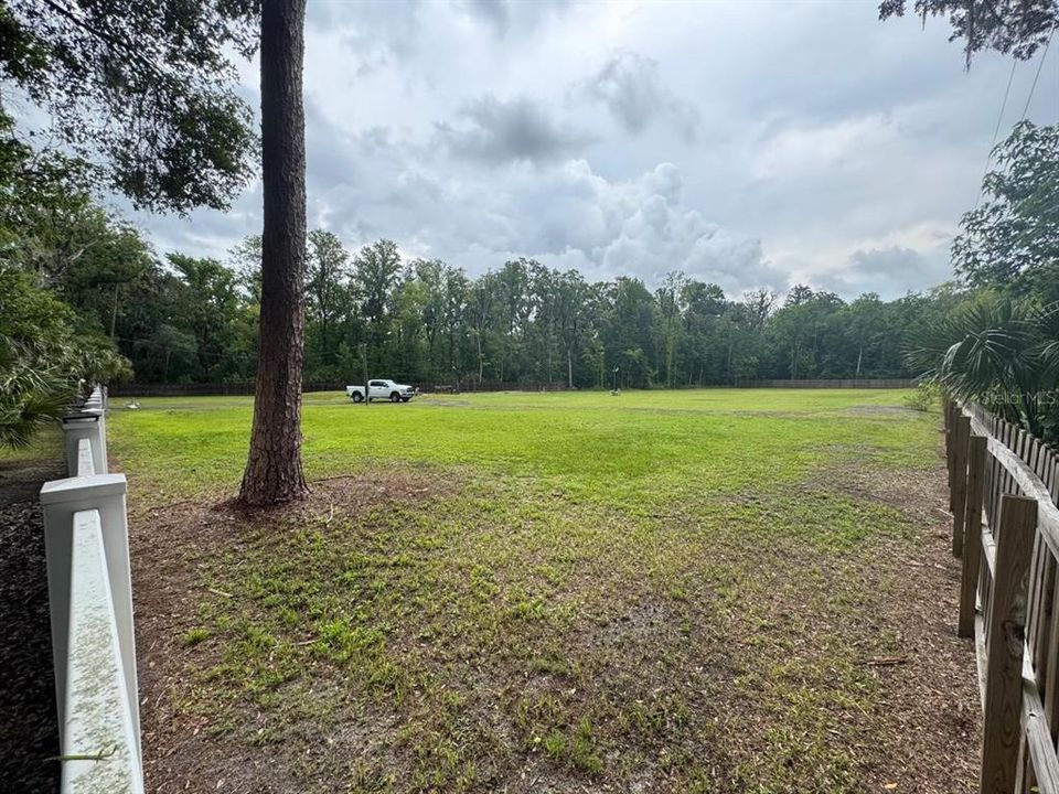 На продажу: $285,000 (1.40 acres)
