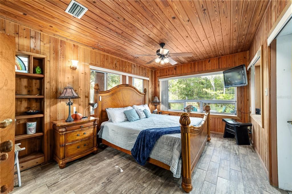 For Sale: $1,750,000 (3 beds, 2 baths, 2046 Square Feet)