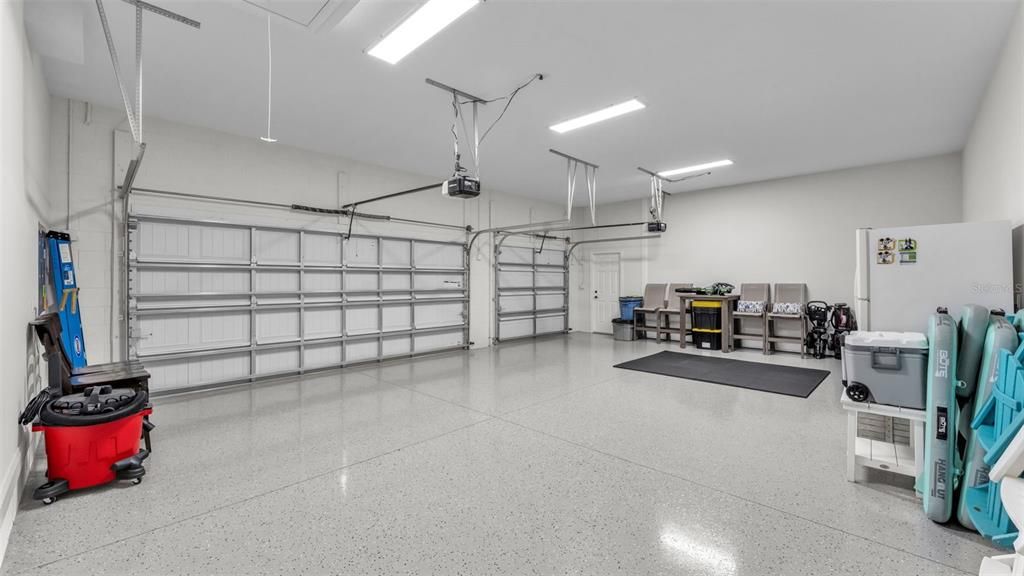 Activo con contrato: $1,275,000 (4 camas, 3 baños, 3186 Pies cuadrados)