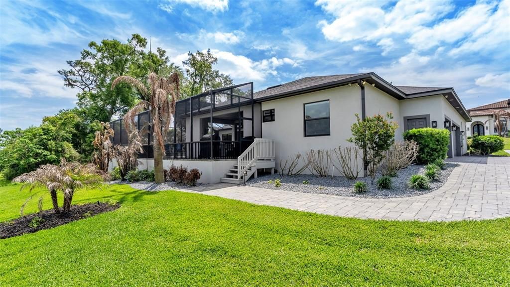 Activo con contrato: $1,275,000 (4 camas, 3 baños, 3186 Pies cuadrados)