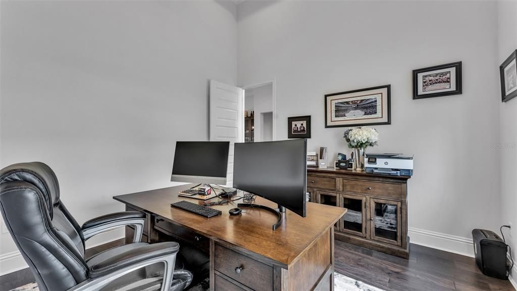 Activo con contrato: $1,275,000 (4 camas, 3 baños, 3186 Pies cuadrados)