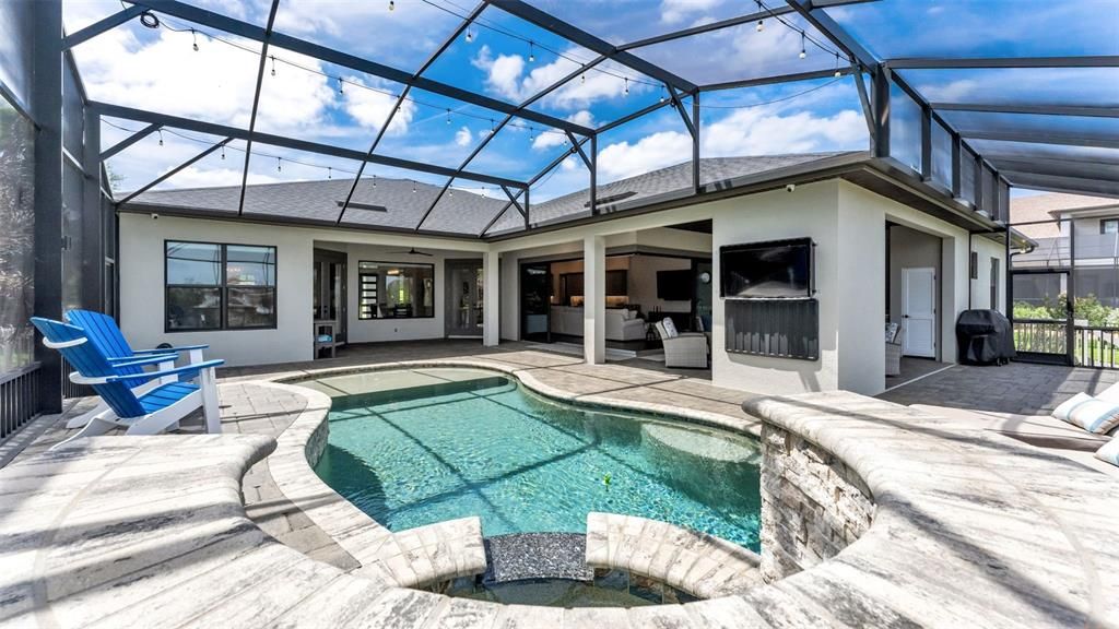 Activo con contrato: $1,275,000 (4 camas, 3 baños, 3186 Pies cuadrados)