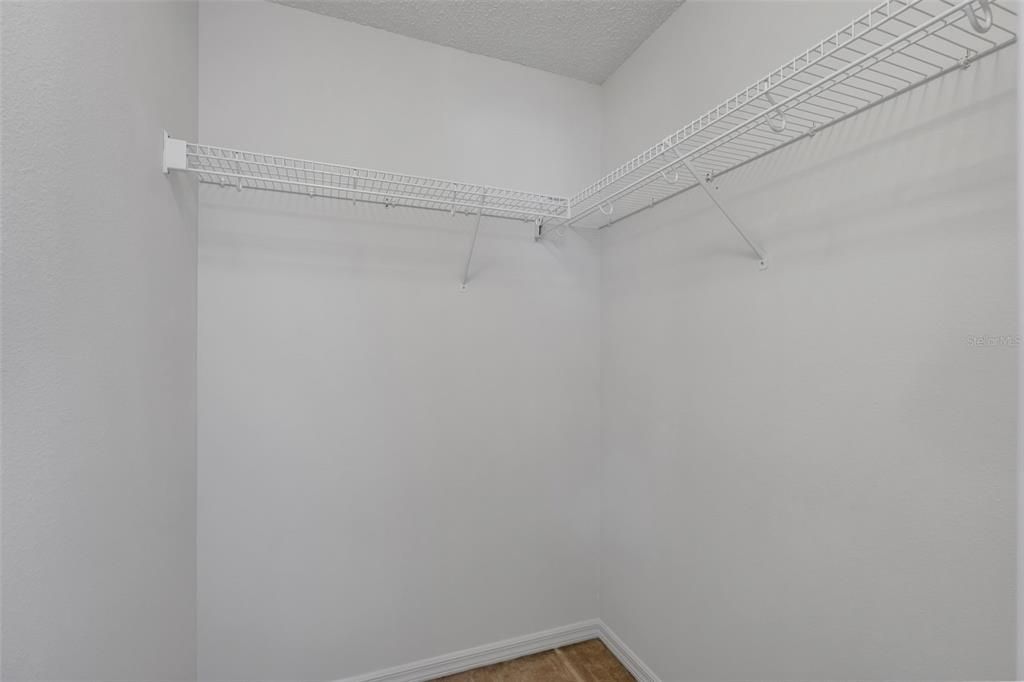 На продажу: $289,900 (2 спален, 2 ванн, 1327 Квадратных фут)