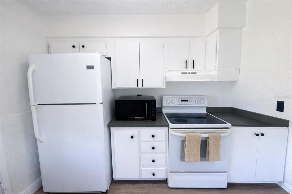 На продажу: $162,500 (3 спален, 1 ванн, 1011 Квадратных фут)