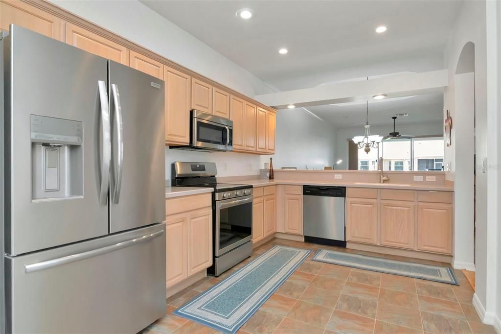 For Sale: $279,500 (2 beds, 2 baths, 1332 Square Feet)
