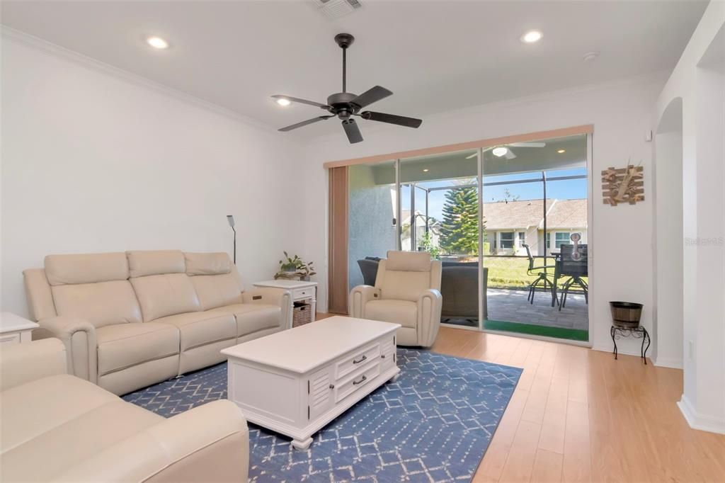For Sale: $279,500 (2 beds, 2 baths, 1332 Square Feet)